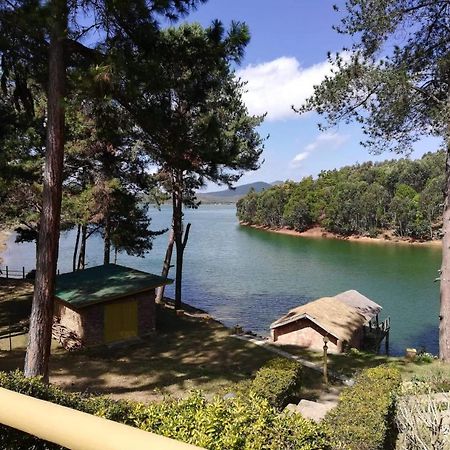 Le Chateau Du Lac De Mantasoa Buitenkant foto